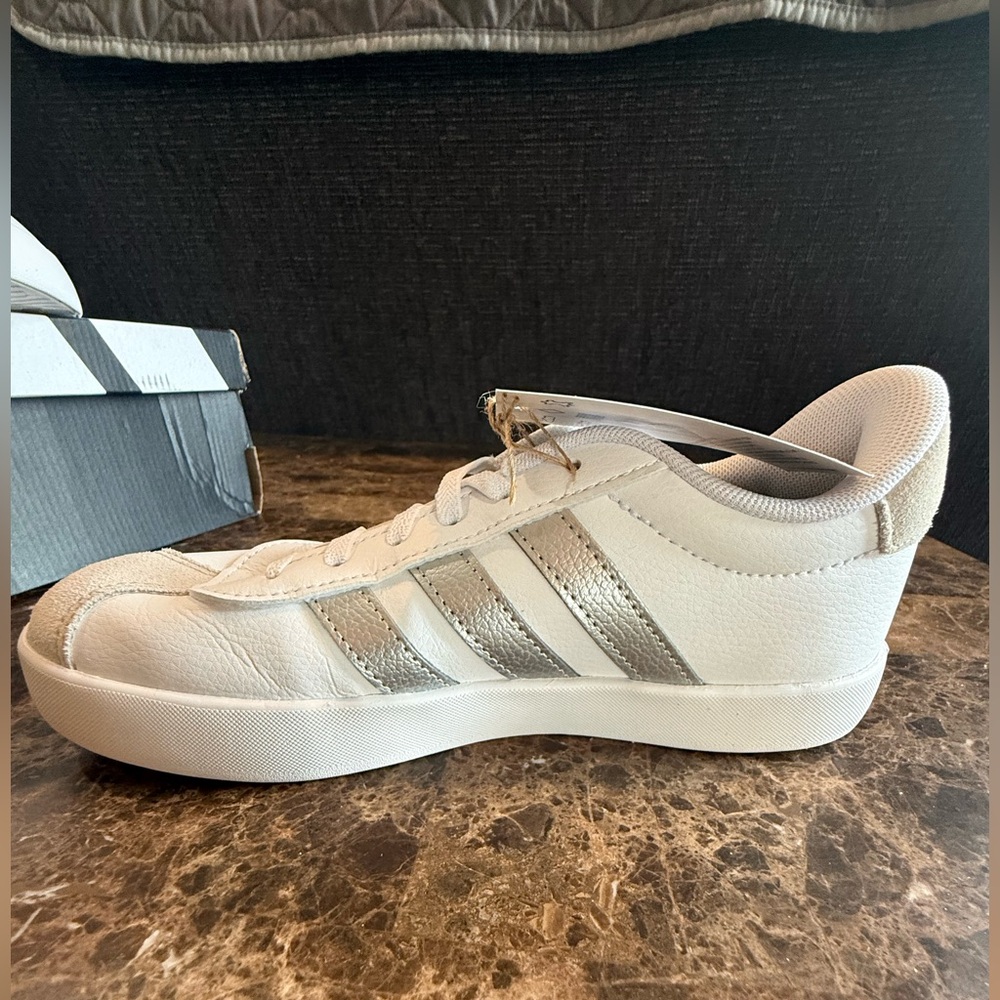 NWT. Adidas. adidas VL Court 3.0 K 'White Silver Metallic'. Size 3. - Picture 4 of 11